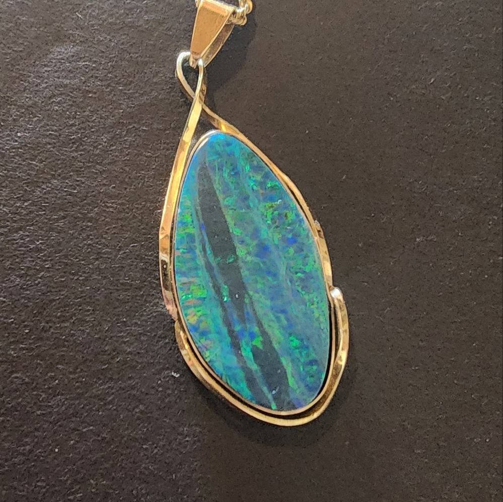 Australian boulder doublet opal pendant set in 14k gold - Picture 5 of 7